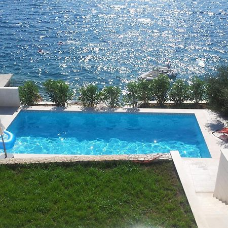 Apartments Niana With Heated Seawater Swimingpool Donji Okrug  Exteriér fotografie