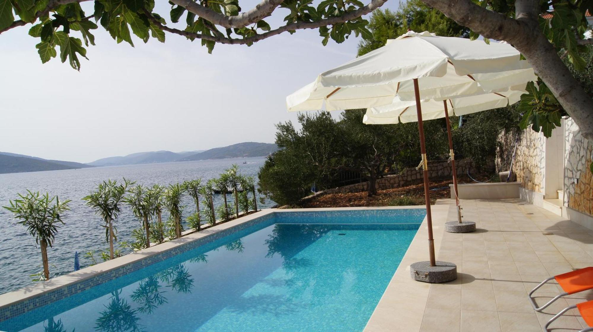Apartments Niana With Heated Seawater Swimingpool Donji Okrug  Exteriér fotografie