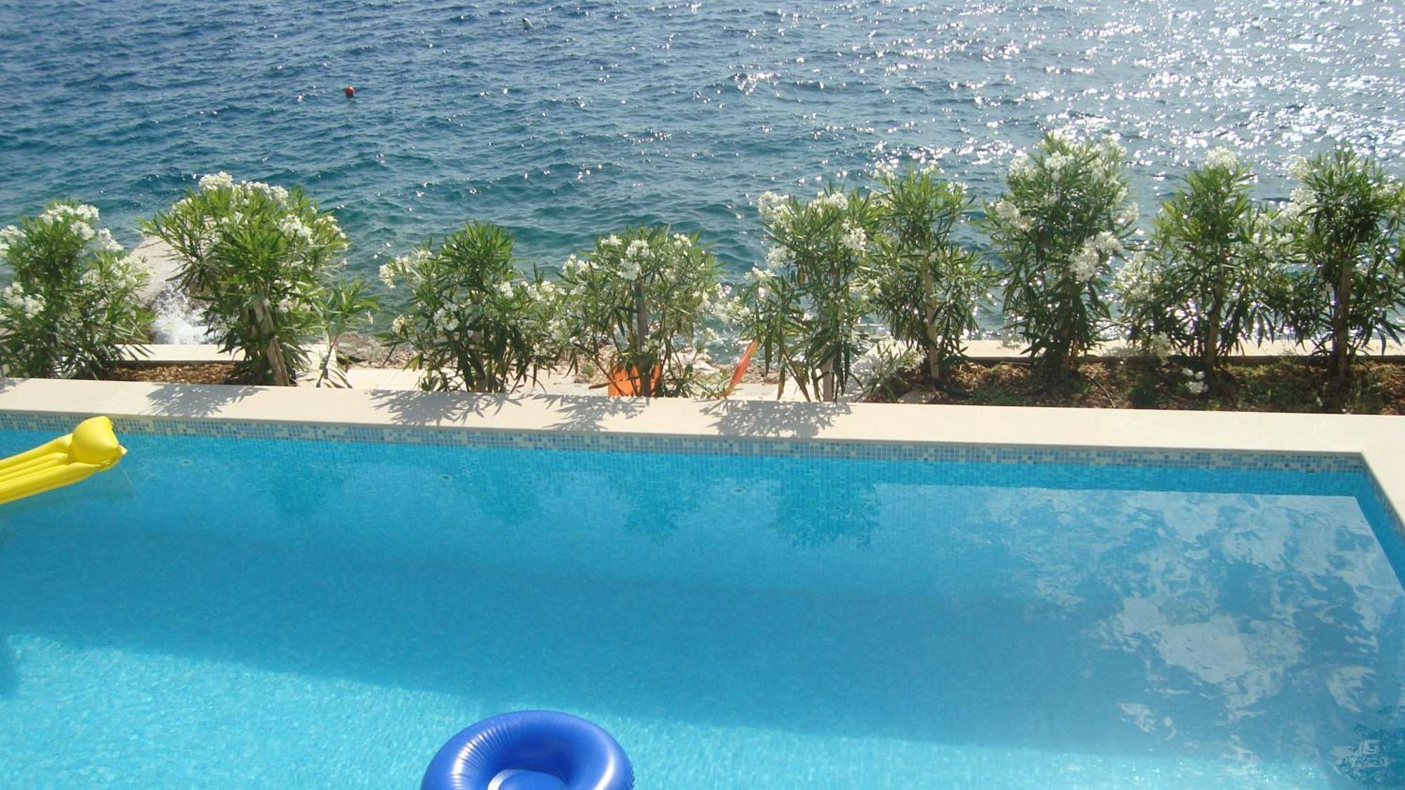 Apartments Niana With Heated Seawater Swimingpool Donji Okrug  Exteriér fotografie