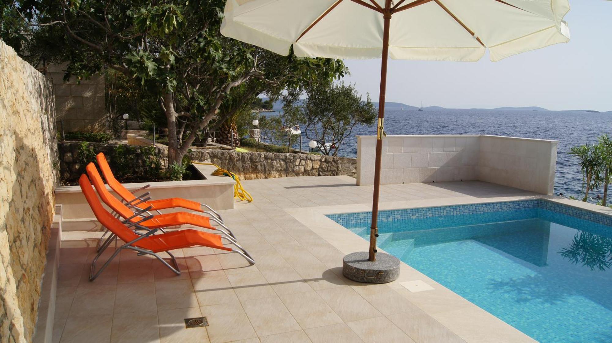 Apartments Niana With Heated Seawater Swimingpool Donji Okrug  Exteriér fotografie
