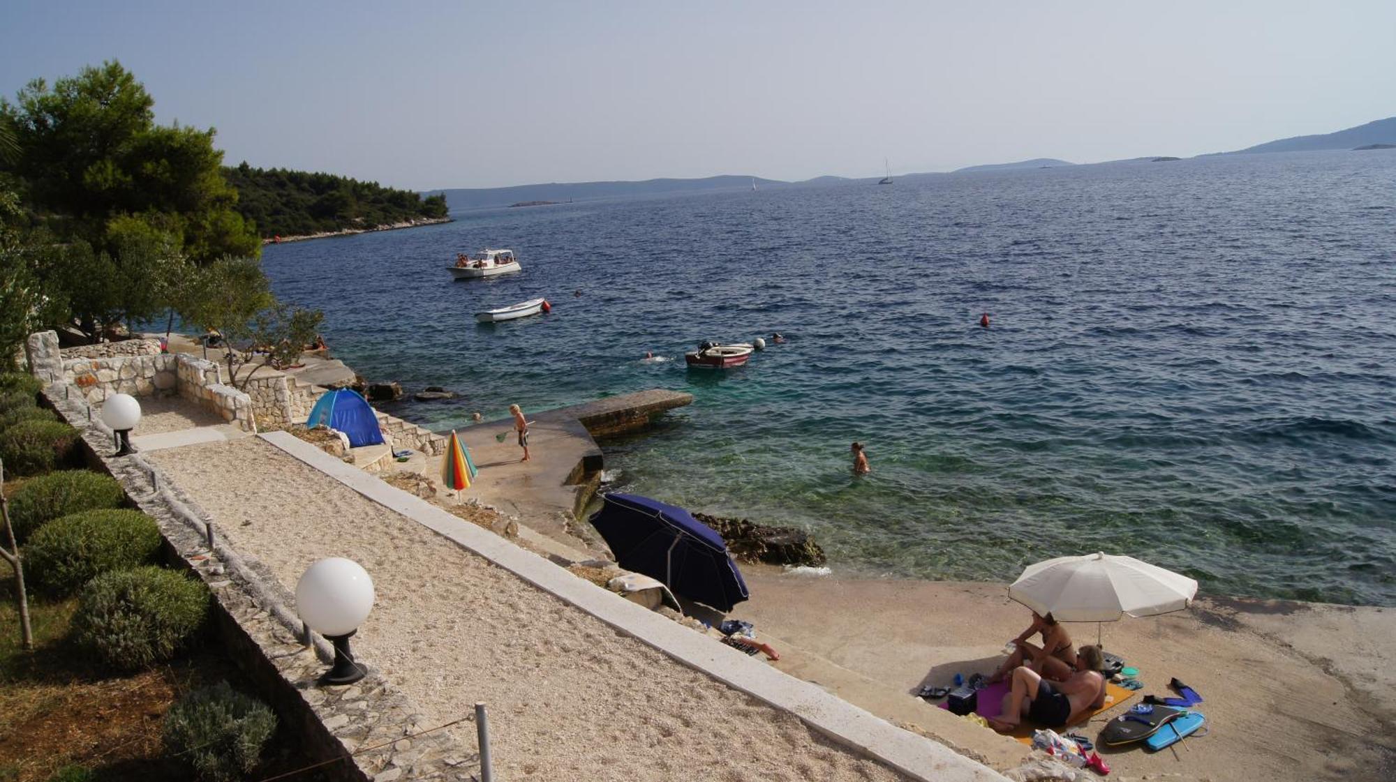 Apartments Niana With Heated Seawater Swimingpool Donji Okrug  Exteriér fotografie