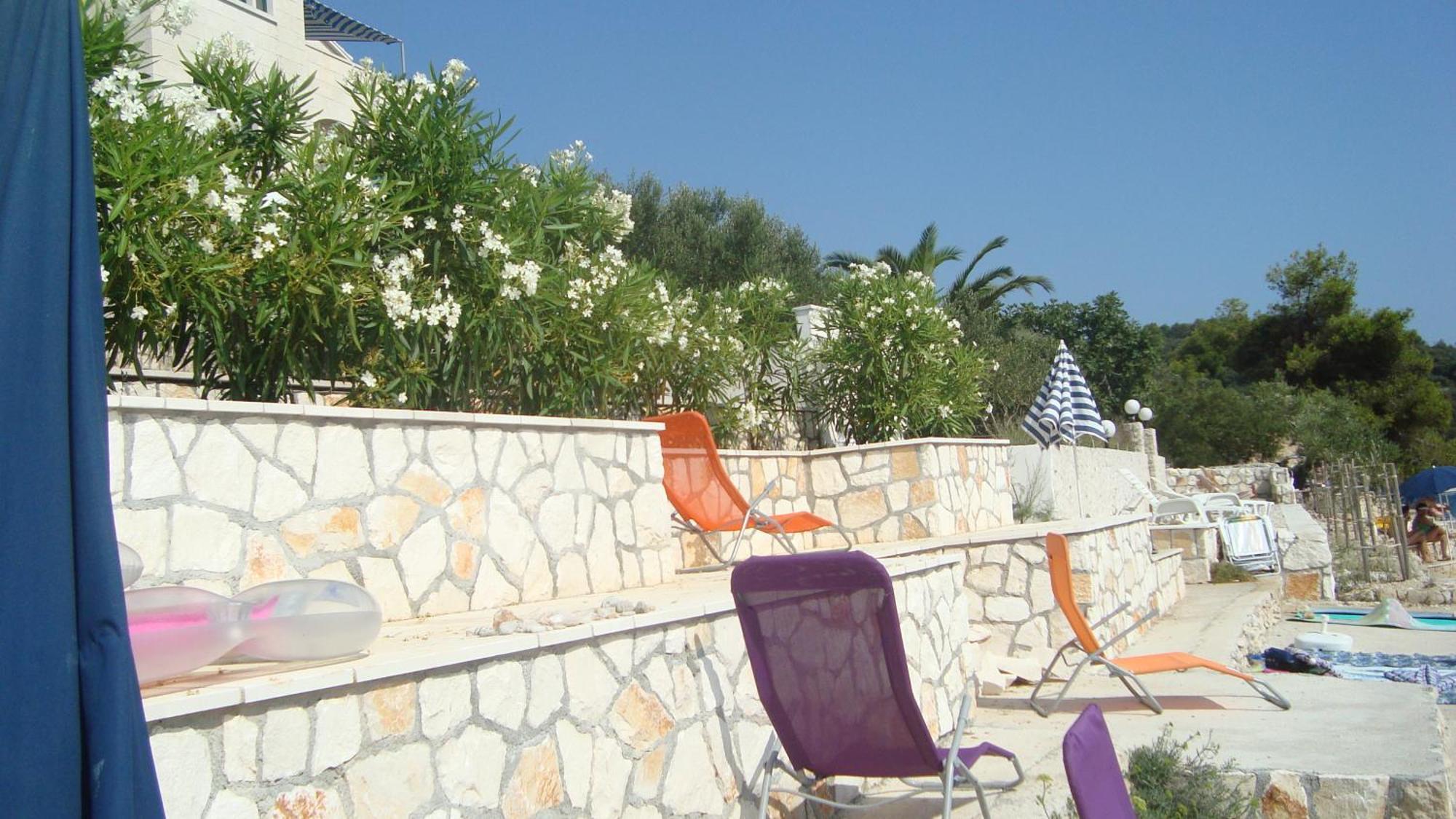 Apartments Niana With Heated Seawater Swimingpool Donji Okrug  Exteriér fotografie