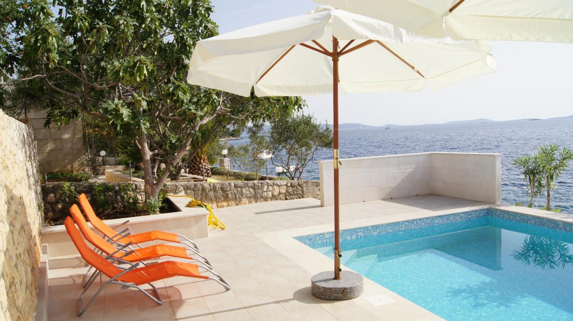 Apartments Niana With Heated Seawater Swimingpool Donji Okrug  Exteriér fotografie